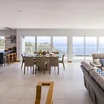 Acacia Villa *