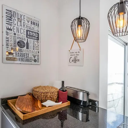 Acacia Arco da Calheta (Madeira)