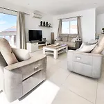 Villa Acacia *